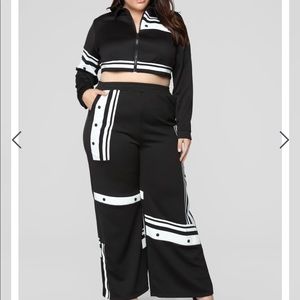 Fashion Nova - Track Suit